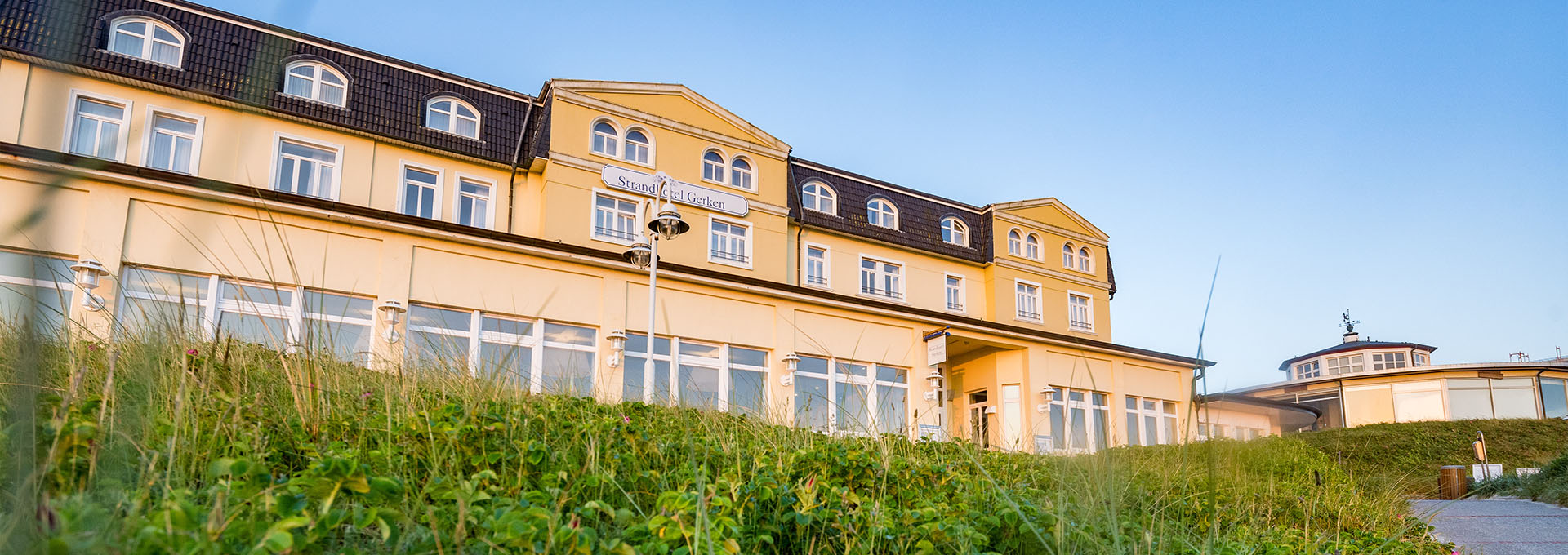 Strandhotel Gerken Blick vom Strand